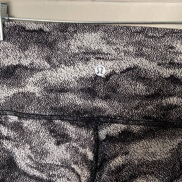 Lululemon Women 4 Wunder Under Luxtreme Aerify Jacquard Black Alpine leggings - Picture 3 of 5